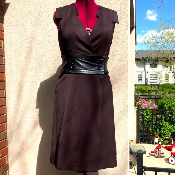 A designer piece. Sleeveless transformer dress. - Picture 1 of 13